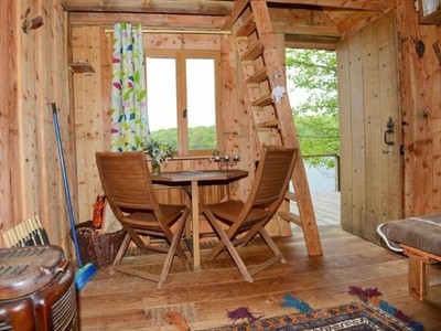 Cabane sur pilotis de Quénécan