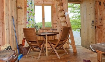 Cabane sur pilotis de Quénécan